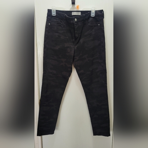 Social Standard by Sanctuary Womens Black Camo Mid-Rise Ankle Skinny Jean 10 NWO - Picture 4 of 6